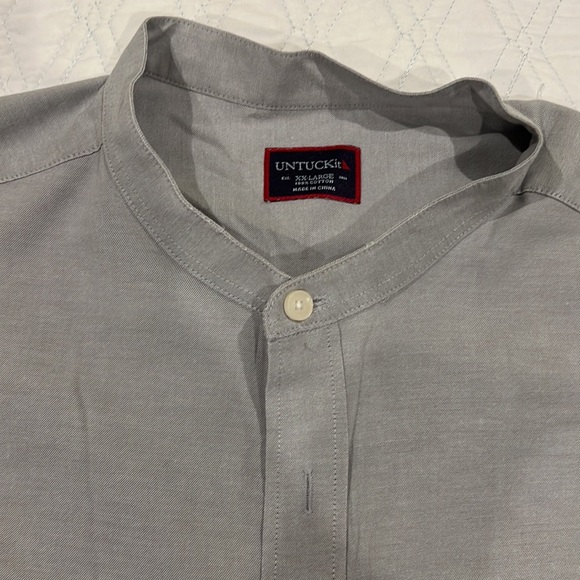 Untuckit collarless or band collar button down shirt - Picture 2 of 4